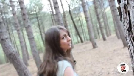 С девушкой в лесу случилось изнасилование