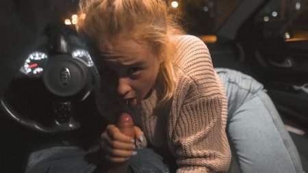 Телка на прощанье отсосала в машине